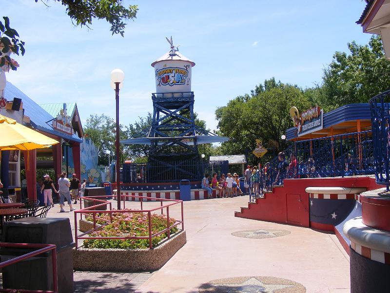 DSCF2450.JPG - Looney Tunes USA