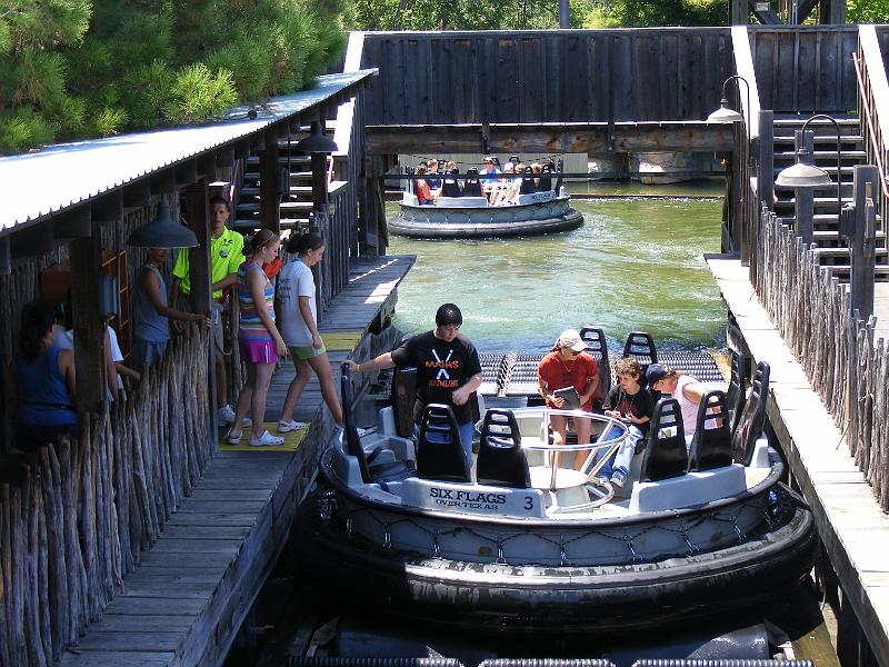 DSCF2473.JPG - Getting on their boat