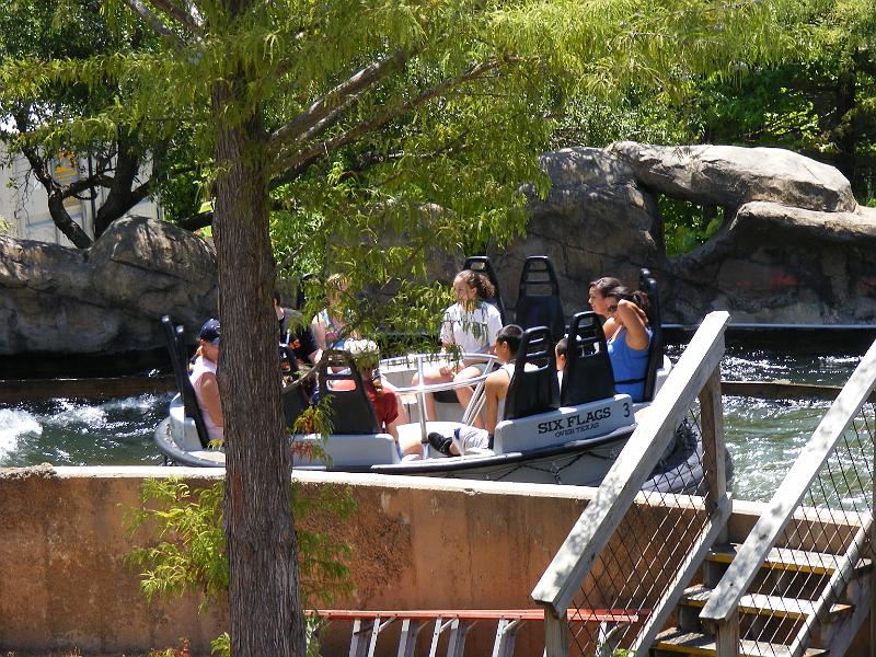 DSCF2477.JPG - On their way to the Rapids