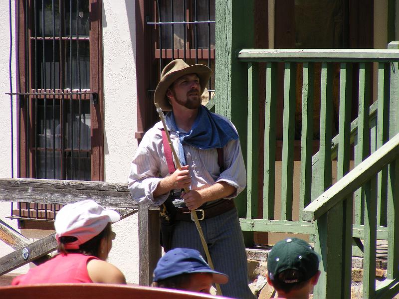 DSCF2482.JPG - Here is the deputy